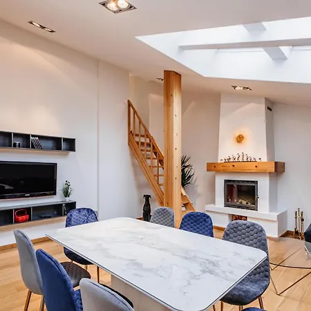 Airhome - Palm Tree Penthouse Apartament Tallin