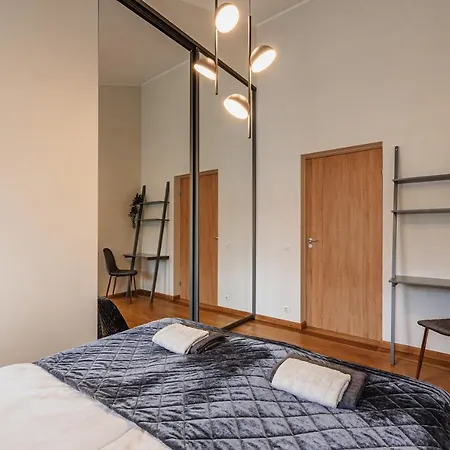 Airhome - Palm Tree Penthouse Apartament Tallin