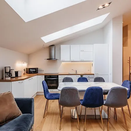 Airhome - Palm Tree Penthouse * Tallin