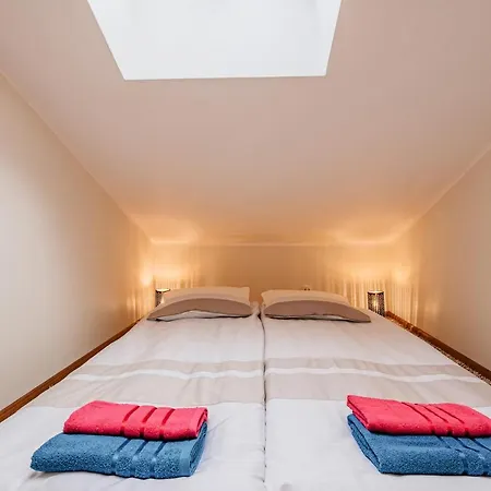 Airhome - Palm Tree Penthouse * Tallin