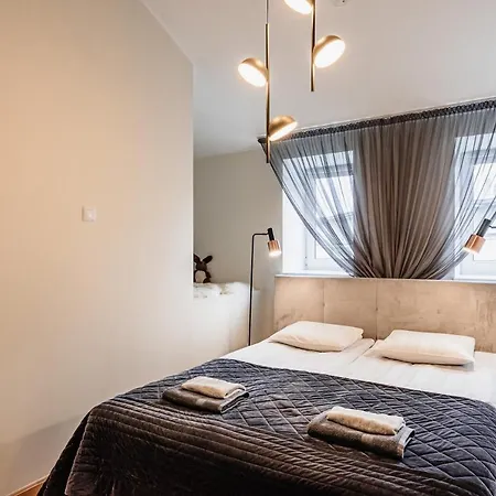 Airhome - Palm Tree Penthouse *