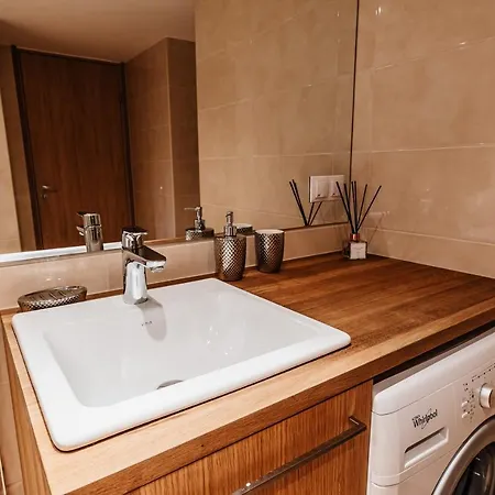 Airhome - Palm Tree Penthouse Apartmán